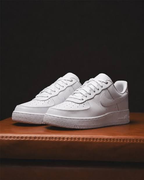 Nike Air Force 1 '07 Triple White
